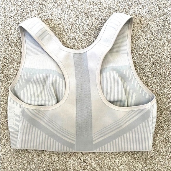 Lot of 2 Womens Nike Sportswear Sz Medium Printed Leggings Sports Bra Dri Fit - Picture 7 of 7